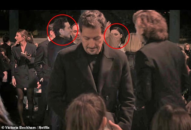 Dâu cả nhà Beckham "xát muối" vào tim mẹ chồng - Victoria- Ảnh 7.