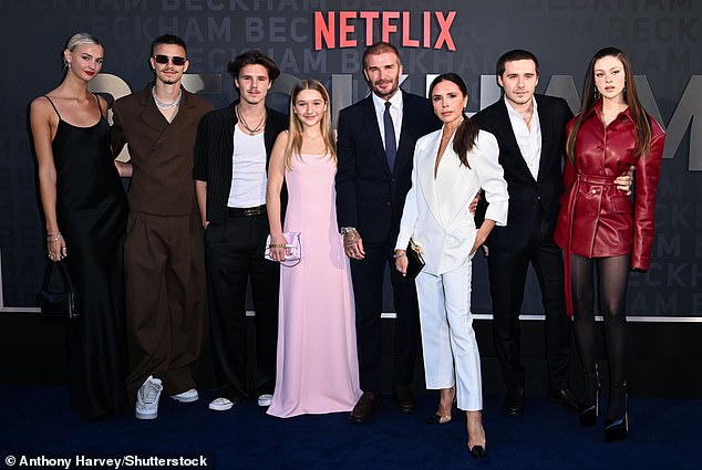 Dâu cả nhà Beckham "xát muối" vào tim mẹ chồng - Victoria- Ảnh 5.