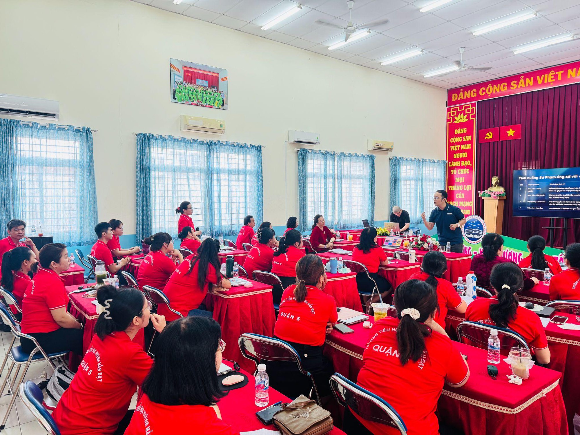 Đưa AI đến gần hơn với giáo viên trên hành trình chuyển đổi số- Ảnh 2.
