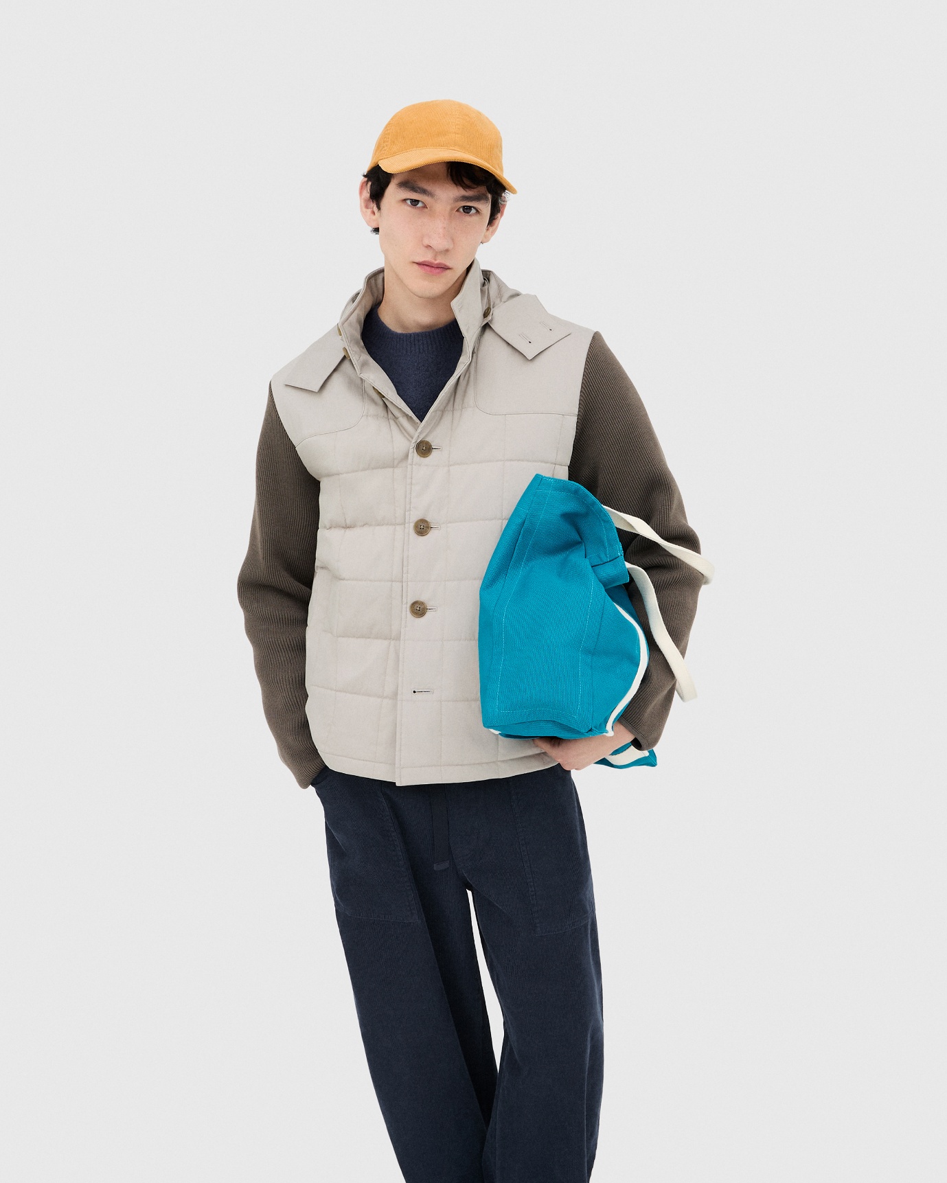 JW ANDERSON cùng UNIQLO ra mắt BST mang tinh thần Anh Quốc- Ảnh 2.
