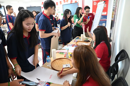 Trải nghiệm thực tế tại UWE Bristol giúp học sinh chọn đúng ngành học, đúng nghề- Ảnh 2. Trải nghiệm thực tế tại UWE Bristol giúp học sinh chọn đúng ngành học, đúng nghề- Ảnh 2.