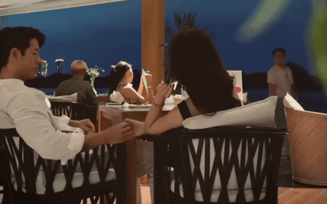 HOT: Michael Trương nắm tay tình mới, hất vai bạn gái cũ TyhD giữa đám đông tạo nên cảnh tượng sốc nhất đêm Halloween!- Ảnh 3. HOT: Michael Trương nắm tay tình mới, hất vai bạn gái cũ TyhD giữa đám đông tạo nên cảnh tượng sốc nhất đêm Halloween!- Ảnh 3.