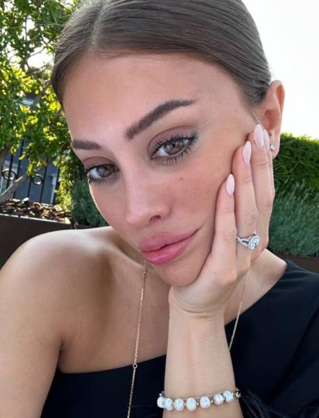 Quá sợ tuổi già, ngày càng nhiều cô gái U30 làm các loại phẫu thuật thẩm mỹ trước đây chỉ dành cho U60- Ảnh 1. Quá sợ tuổi già, ngày càng nhiều cô gái U30 làm các loại phẫu thuật thẩm mỹ trước đây chỉ dành cho U60- Ảnh 1.