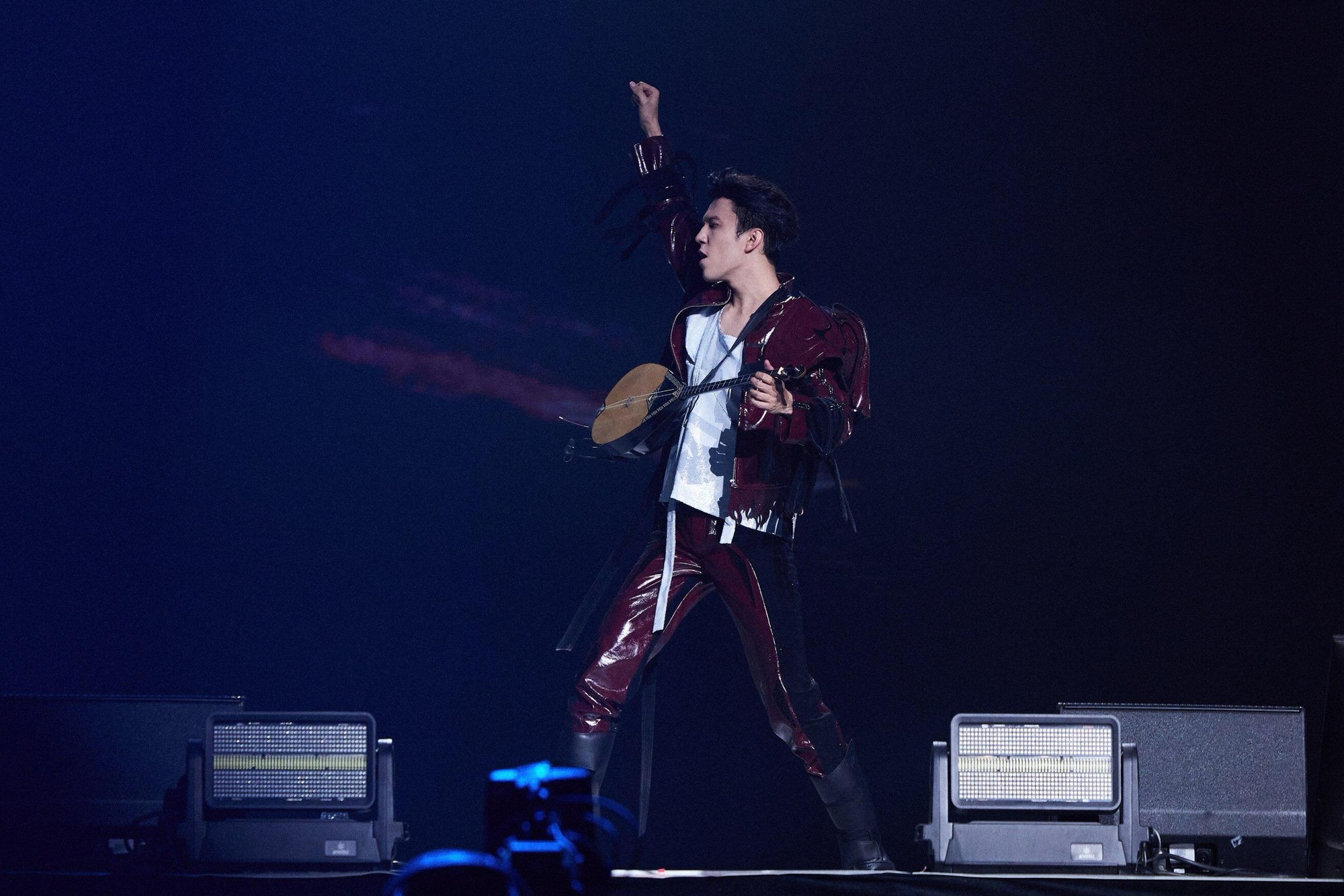 Dimash Kudaibergen: Tại sao cả thế giới “phát cuồng” trước một giọng hát?- Ảnh 1. Dimash Kudaibergen: Tại sao cả thế giới “phát cuồng” trước một giọng hát?- Ảnh 1.