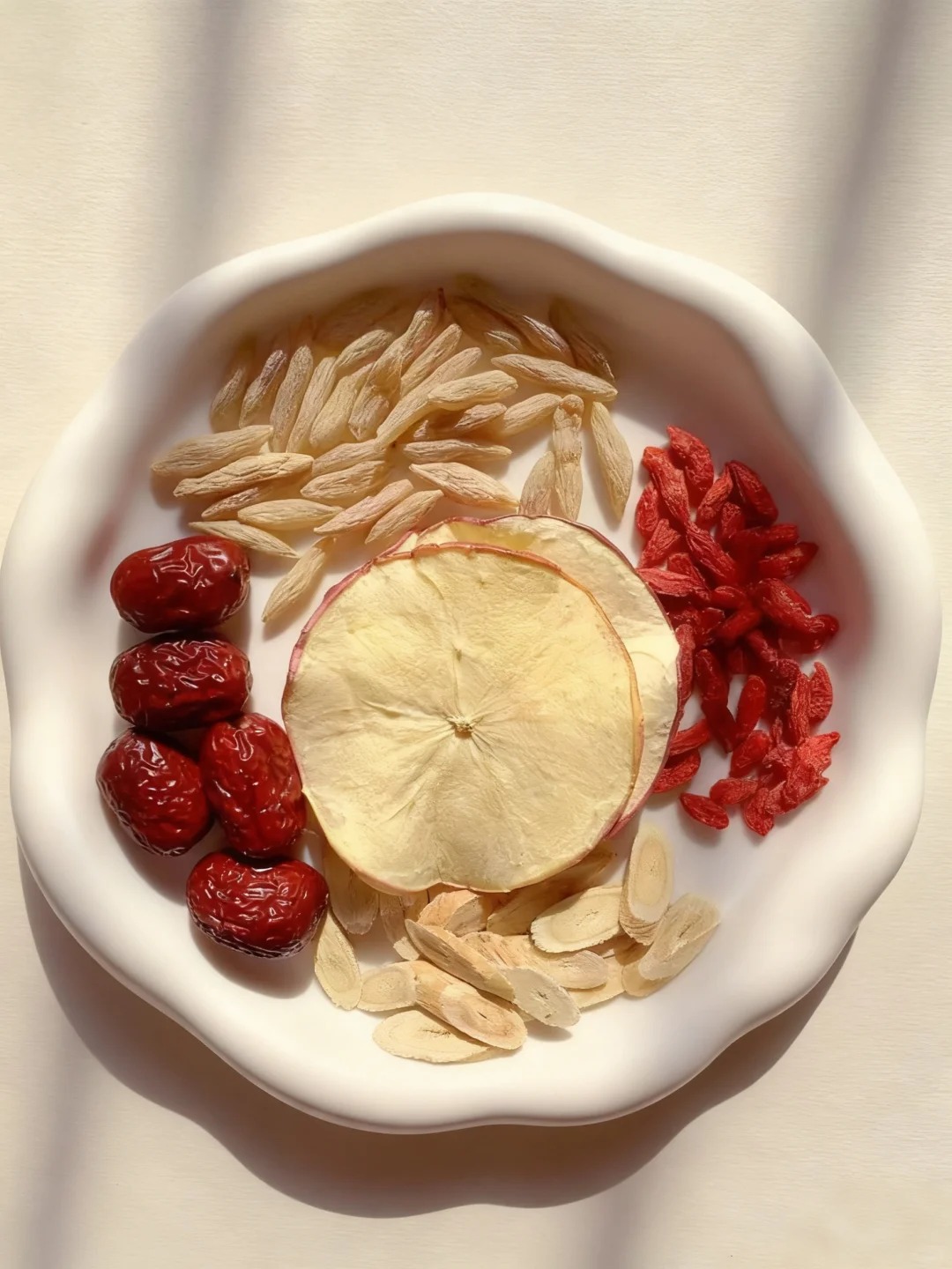 Khám phá "nước thần" của giới văn phòng: Vừa giảm cân lại thăng hạng nhan sác, dễ làm đến mức người lười cũng mê!- Ảnh 2.