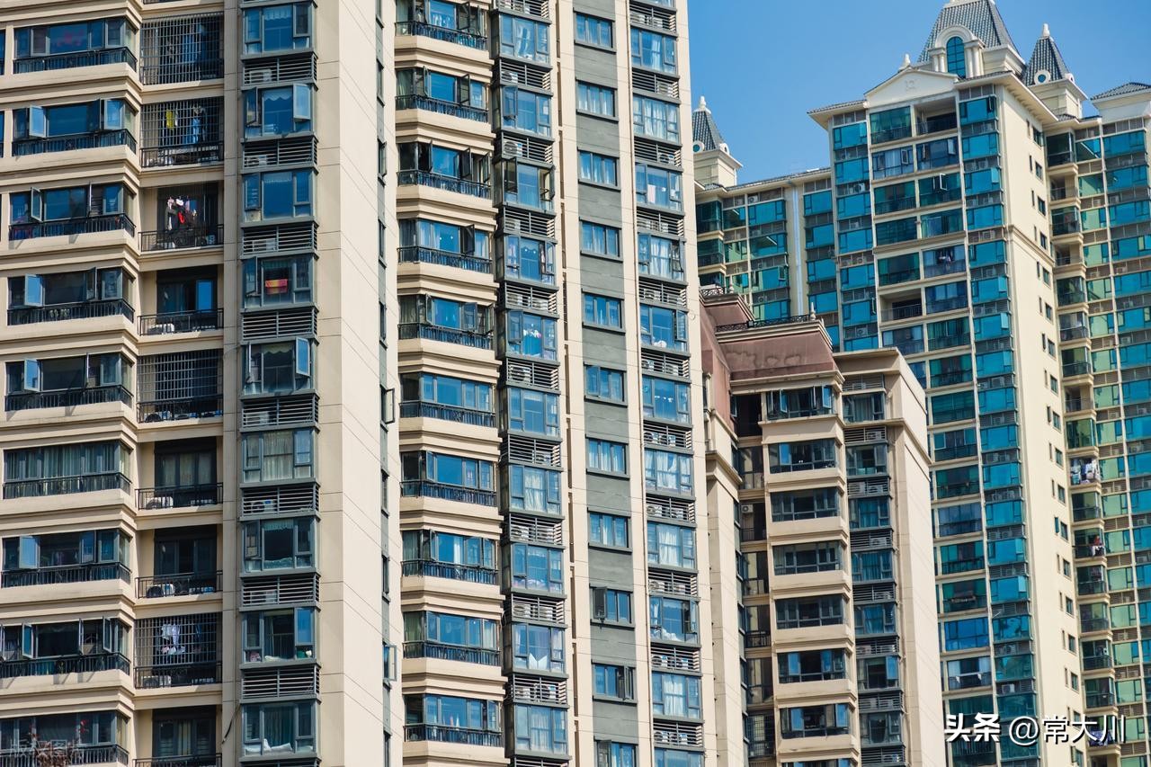 Đừng dại mua tầng cao nhất: Tôi đã trả giá bằng hóa đơn điện tăng gấp đôi và 2 lần sửa dột vẫn không xong- Ảnh 2.