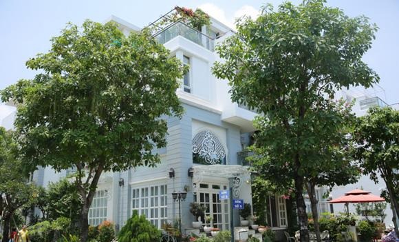 Siêu mẫu Vbiz ở biệt thự nửa triệu đô!- Ảnh 2.