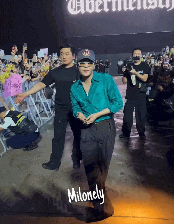 Chuyện gì thế này: TAEYANG - DAESUNG xuất hiện tại Việt Nam và đây là phản ứng của G-DRAGON?- Ảnh 4.