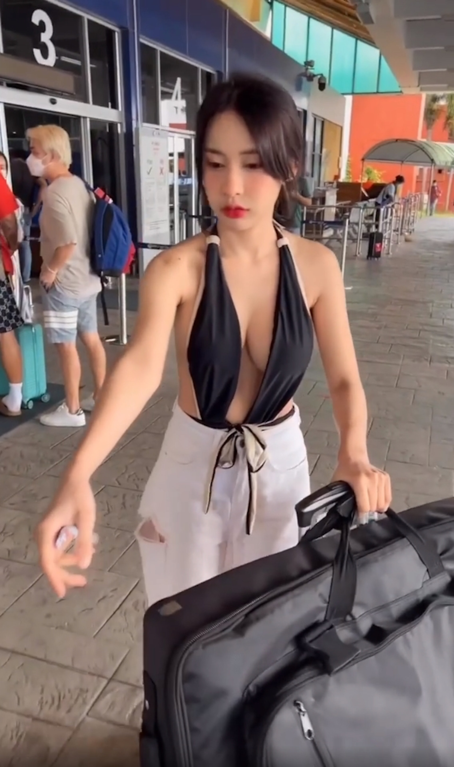 photo-1762749832167 photo-1762749832167