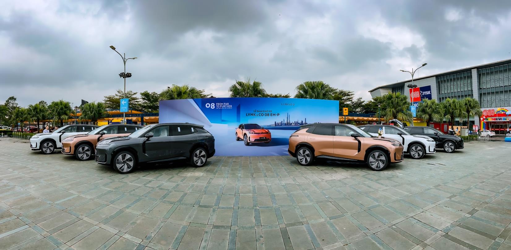 Lynk & Co 08 EM-P "cháy hàng" khi vừa ra mắt tại Việt Nam- Ảnh 3.