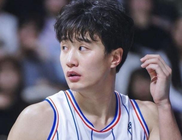 Nam thần bóng rổ bị người yêu cũ tố "ép phá thai", "tấn công tình dục", kiện ngược đàng gái tống tiền, giờ ra sao?- Ảnh 1.