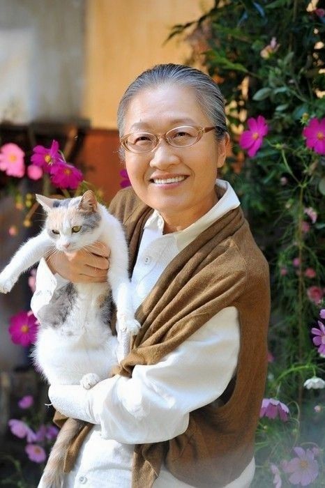 Đến tuổi 60, nếu bạn vẫn tiết kiệm cực đoan, bạn đang lãng phí đời mình, tiền sinh ra để sống, không phải để sợ- Ảnh 1.