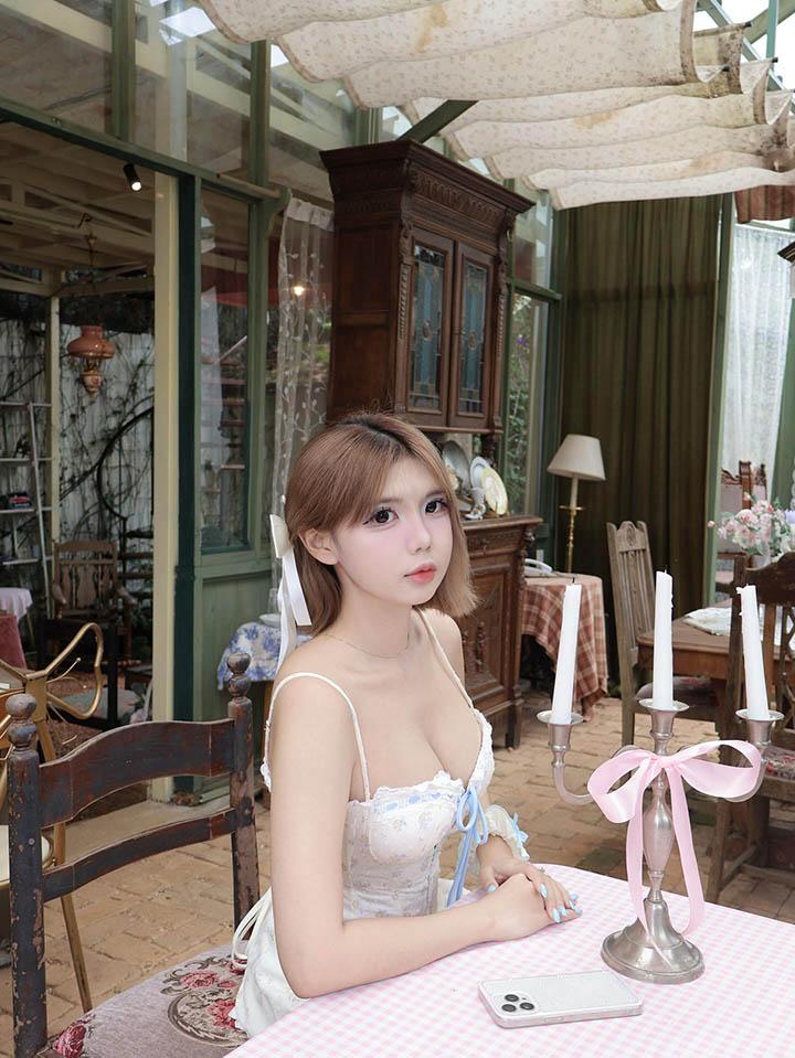 Hot TikToker khoe dáng với chiếc váy ren cũng làm cả chục ngàn fan lo “giữ chuỗi tháng 11”- Ảnh 5.