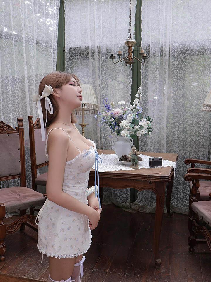 Hot TikToker khoe dáng với chiếc váy ren cũng làm cả chục ngàn fan lo “giữ chuỗi tháng 11”- Ảnh 8.