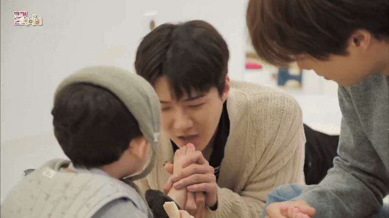 Không ngờ “hoàng tử showbiz” là người như vậy, đến con nít còn sợ đến sang chấn tâm lý? - Ảnh 2.