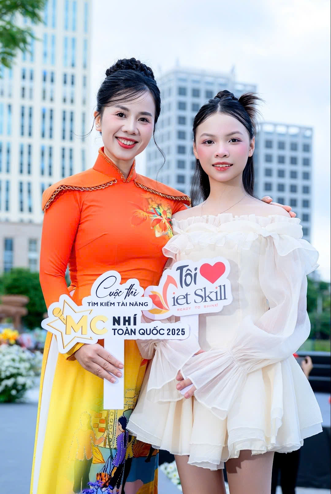 Từ người dẫn chuyện trên sân khấu đến người thắp lửa tự tin trong cuộc sống- Ảnh 3. Từ người dẫn chuyện trên sân khấu đến người thắp lửa tự tin trong cuộc sống- Ảnh 3.