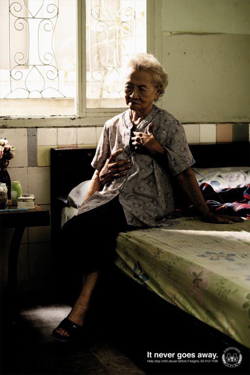 Bộ ảnh gây chấn động: "Nỗi đau theo suốt một đời"- Ảnh 6. Bộ ảnh gây chấn động: "Nỗi đau theo suốt một đời"- Ảnh 6.