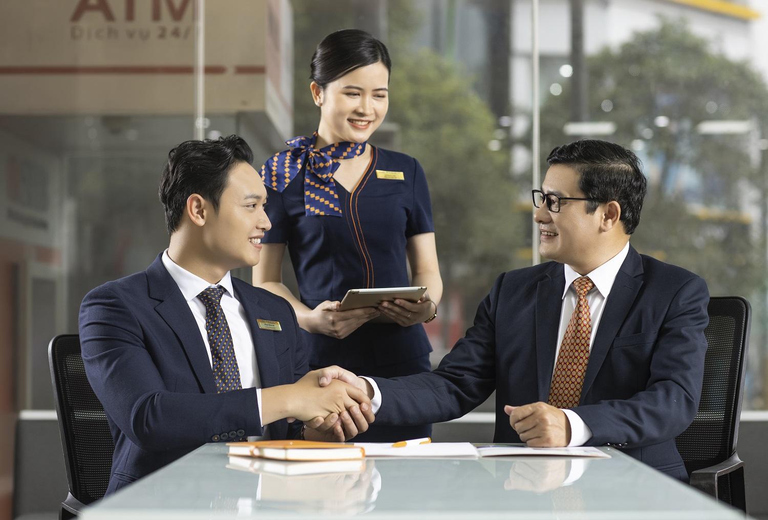 Mừng tuổi 32, SHB gieo hạnh phúc với ngàn ưu đãi hấp dẫn cho khách hàng- Ảnh 3.