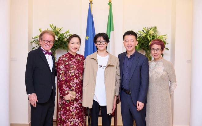 Vinh danh một đời cống hiến cho hành trình nhân đạo- Ảnh 1.