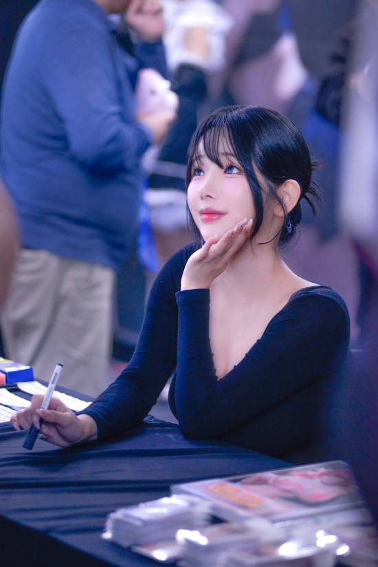 Gợi cảm đến mức được lấy làm hình tượng nhân vật game, hot girl nổi tiếng ngày càng sexy đến nghẹt thở- Ảnh 2. Gợi cảm đến mức được lấy làm hình tượng nhân vật game, hot girl nổi tiếng ngày càng sexy đến nghẹt thở- Ảnh 2.