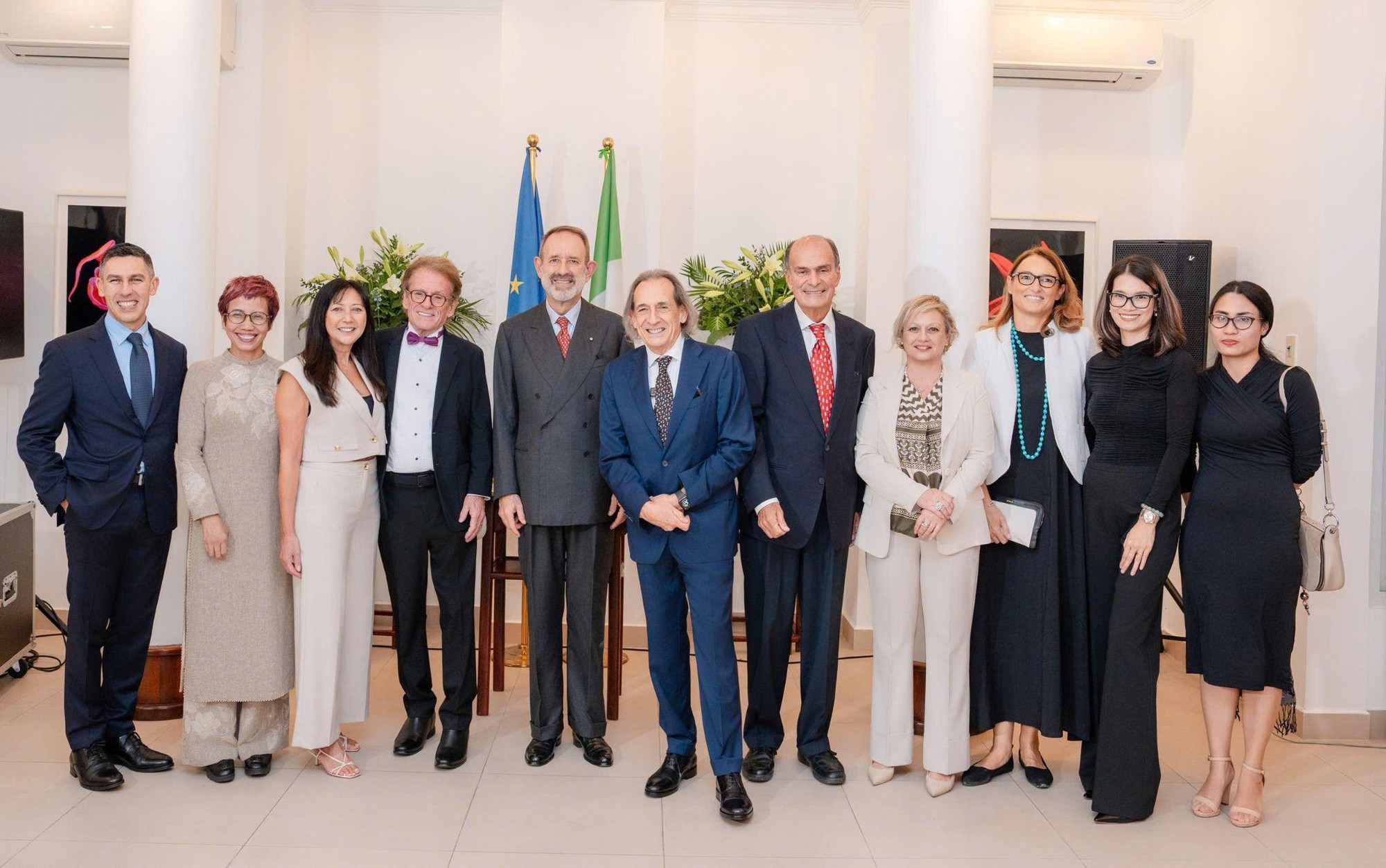 Vinh danh một đời cống hiến cho hành trình nhân đạo- Ảnh 4.