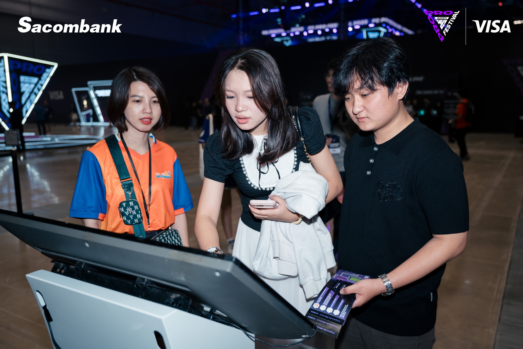 Sacombank đồng hành cùng Visa tại sự kiện thể thao điện tử EA SPORTS FC PRO FESTIVAL 2025- Ảnh 3. Sacombank đồng hành cùng Visa tại sự kiện thể thao điện tử EA SPORTS FC PRO FESTIVAL 2025- Ảnh 3.