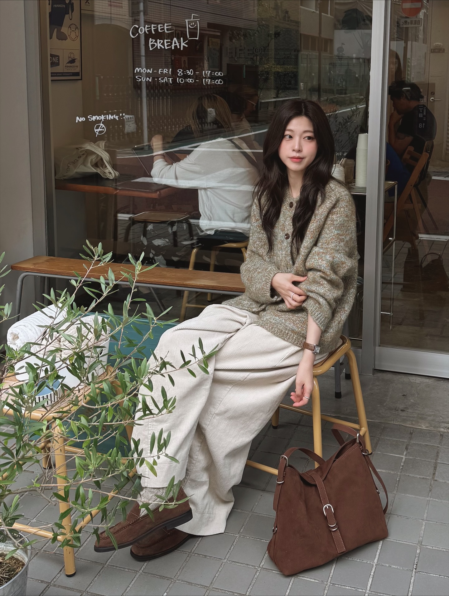 5 xu hướng quần dài thịnh hành nhất hiện tại, trẻ và sang trọng tới nỗi chị em không muốn mặc váy nữa- Ảnh 3.