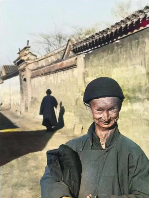 6 bức ảnh hiếm cuối triều Thanh: Chính thất lạnh lùng, thông phòng e dè, diện mạo thái giám gây bất ngờ- Ảnh 4.