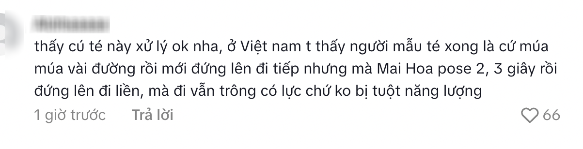 Cú ngã "triệu đô" của Quán quân Next Top Model gây bão khắp MXH, đến "báo đen" Naomi Campbell cũng thả tim tới tấp- Ảnh 4. Cú ngã "triệu đô" của Quán quân Next Top Model gây bão khắp MXH, đến "báo đen" Naomi Campbell cũng thả tim tới tấp- Ảnh 4.