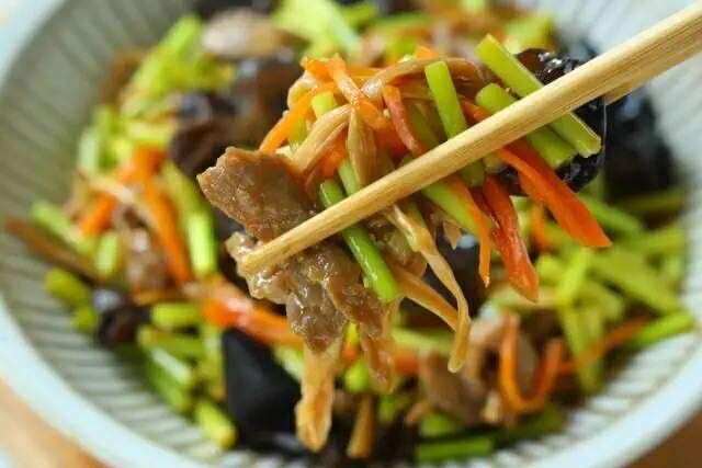 Loại rau này đang vào mùa, đầy ngoài chợ: Dùng nấu món ăn thơm phức, giòn tan lại phòng cúm và ngừa ung thư- Ảnh 7. Loại rau này đang vào mùa, đầy ngoài chợ: Dùng nấu món ăn thơm phức, giòn tan lại phòng cúm và ngừa ung thư- Ảnh 7.