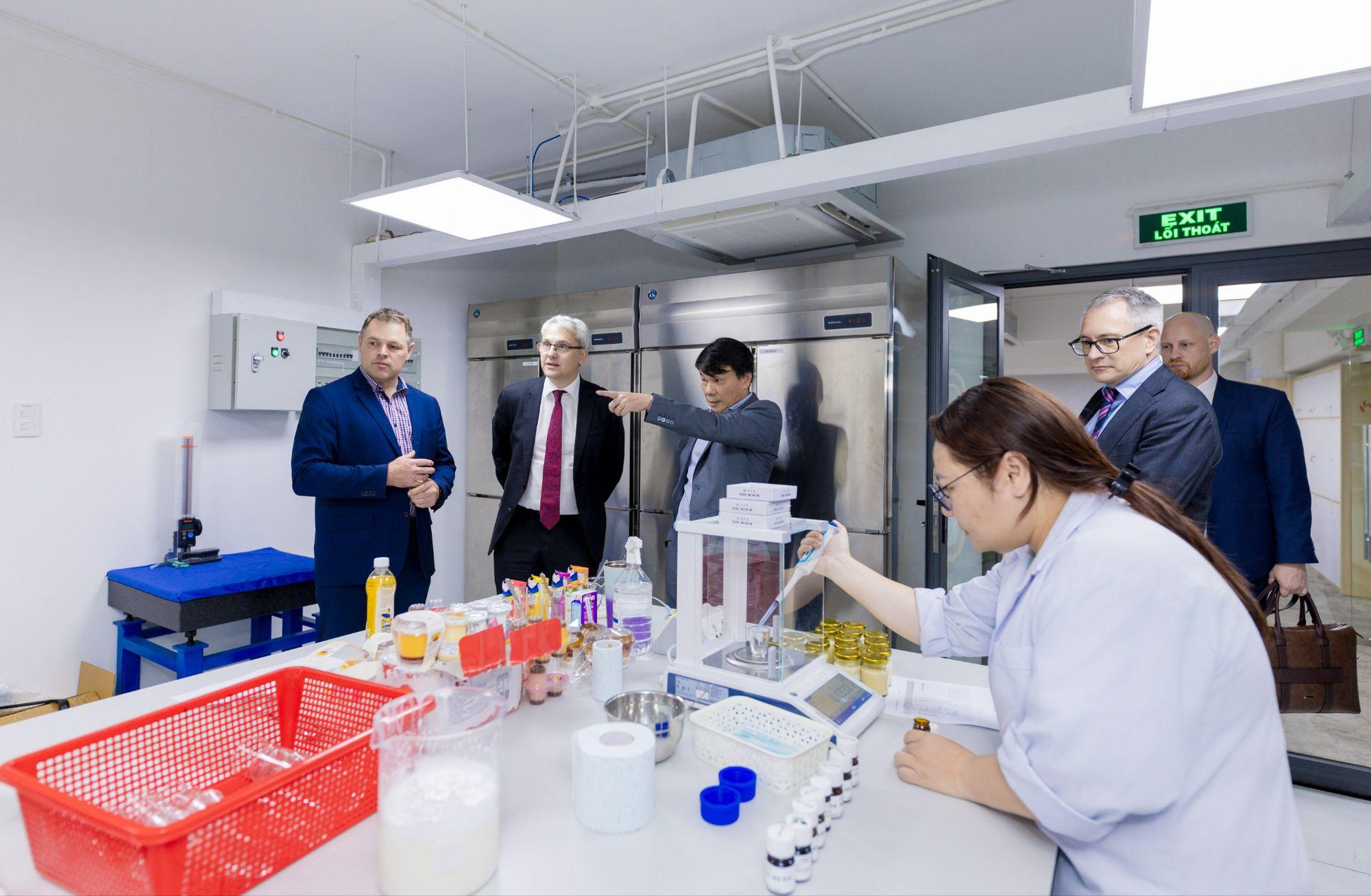 Bộ trưởng bộ tài chính bang Victoria ghé thăm Nutifood, khẳng định uy tín thương hiệu Gippsnature- Ảnh 1.