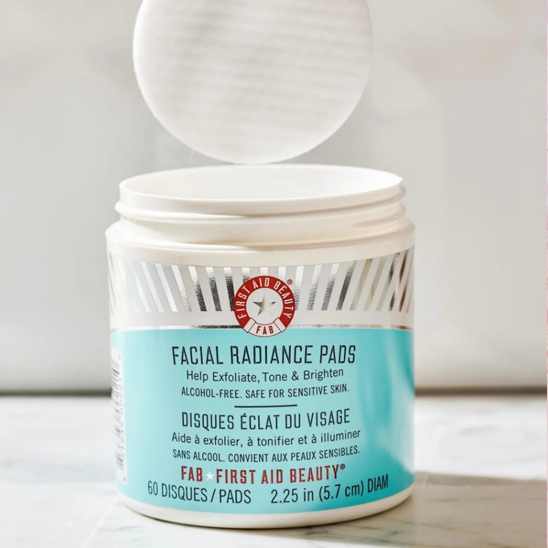 5 lọ tẩy tế bào chết hóa học giúp da mịn như da em bé- Ảnh 2. 5 lọ tẩy tế bào chết hóa học giúp da mịn như da em bé- Ảnh 2.