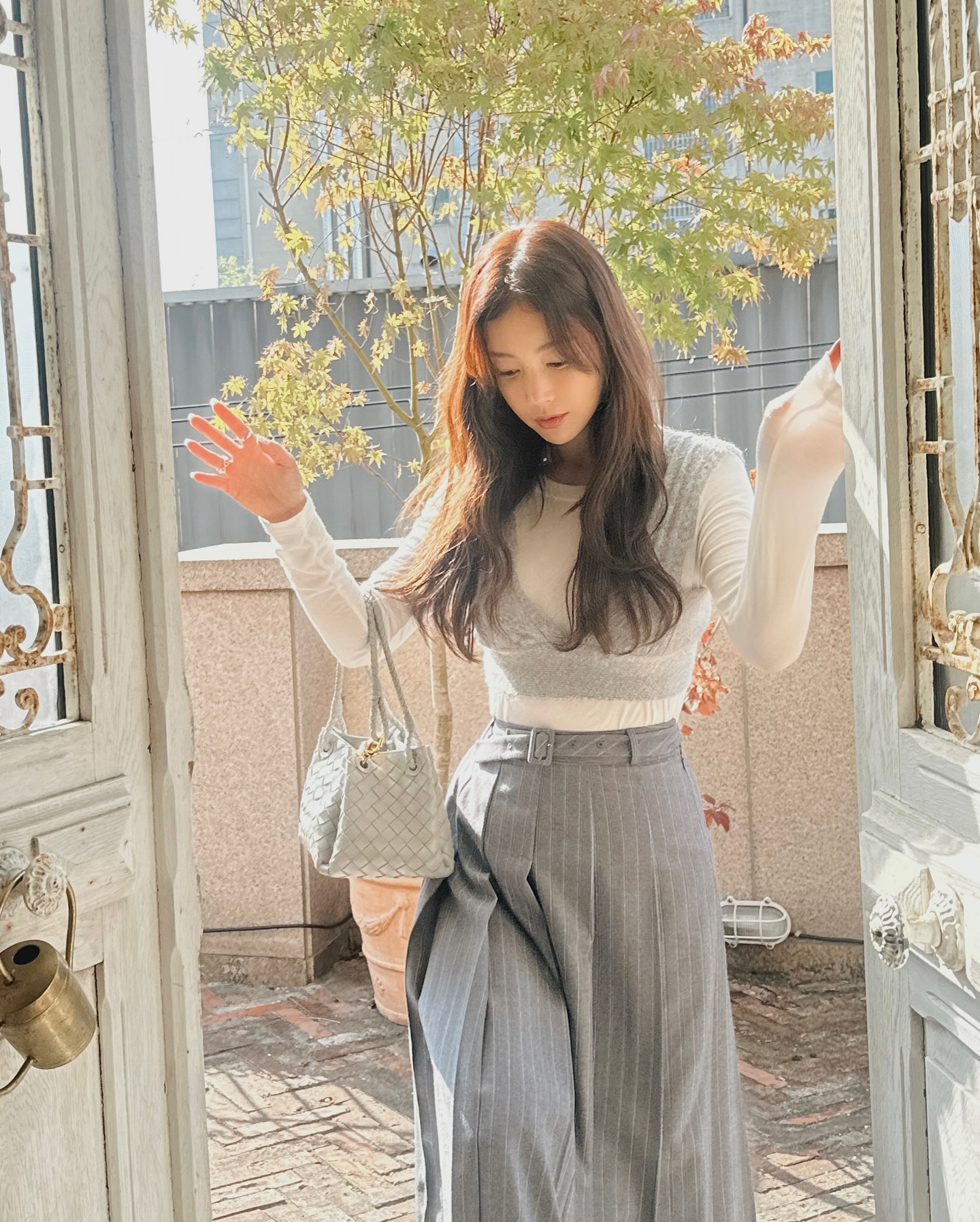 10 cách mặc quần ống rộng dành cho phụ nữ trên 40 tuổi, đẹp tới nỗi muốn diện suốt mùa đông- Ảnh 10. 10 cách mặc quần ống rộng dành cho phụ nữ trên 40 tuổi, đẹp tới nỗi muốn diện suốt mùa đông- Ảnh 10.