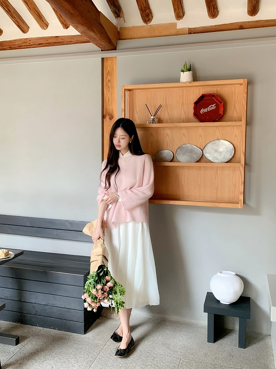 Lý do cần có áo len sáng màu trong tủ đồ: Phối đơn giản cũng trẻ ra vài tuổi, độ sang xịn miễn bàn- Ảnh 4. Lý do cần có áo len sáng màu trong tủ đồ: Phối đơn giản cũng trẻ ra vài tuổi, độ sang xịn miễn bàn- Ảnh 4.