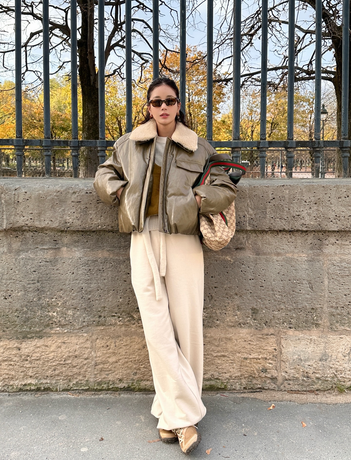 10 cách mặc quần ống rộng dành cho phụ nữ trên 40 tuổi, đẹp tới nỗi muốn diện suốt mùa đông- Ảnh 2. 10 cách mặc quần ống rộng dành cho phụ nữ trên 40 tuổi, đẹp tới nỗi muốn diện suốt mùa đông- Ảnh 2.