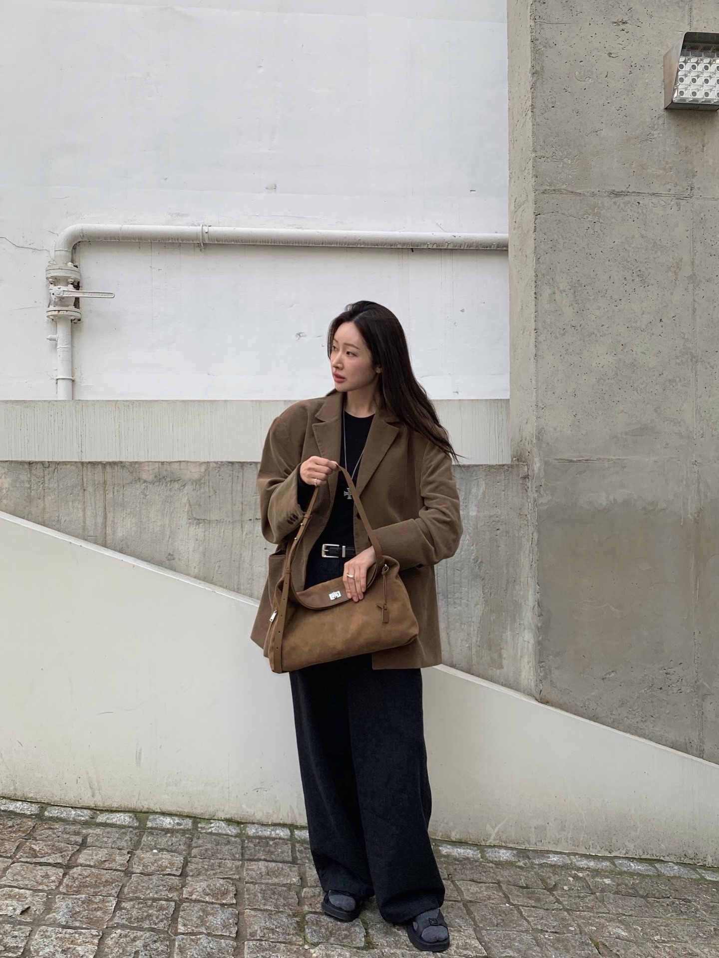 10 cách mặc quần ống rộng dành cho phụ nữ trên 40 tuổi, đẹp tới nỗi muốn diện suốt mùa đông- Ảnh 1. 10 cách mặc quần ống rộng dành cho phụ nữ trên 40 tuổi, đẹp tới nỗi muốn diện suốt mùa đông- Ảnh 1.