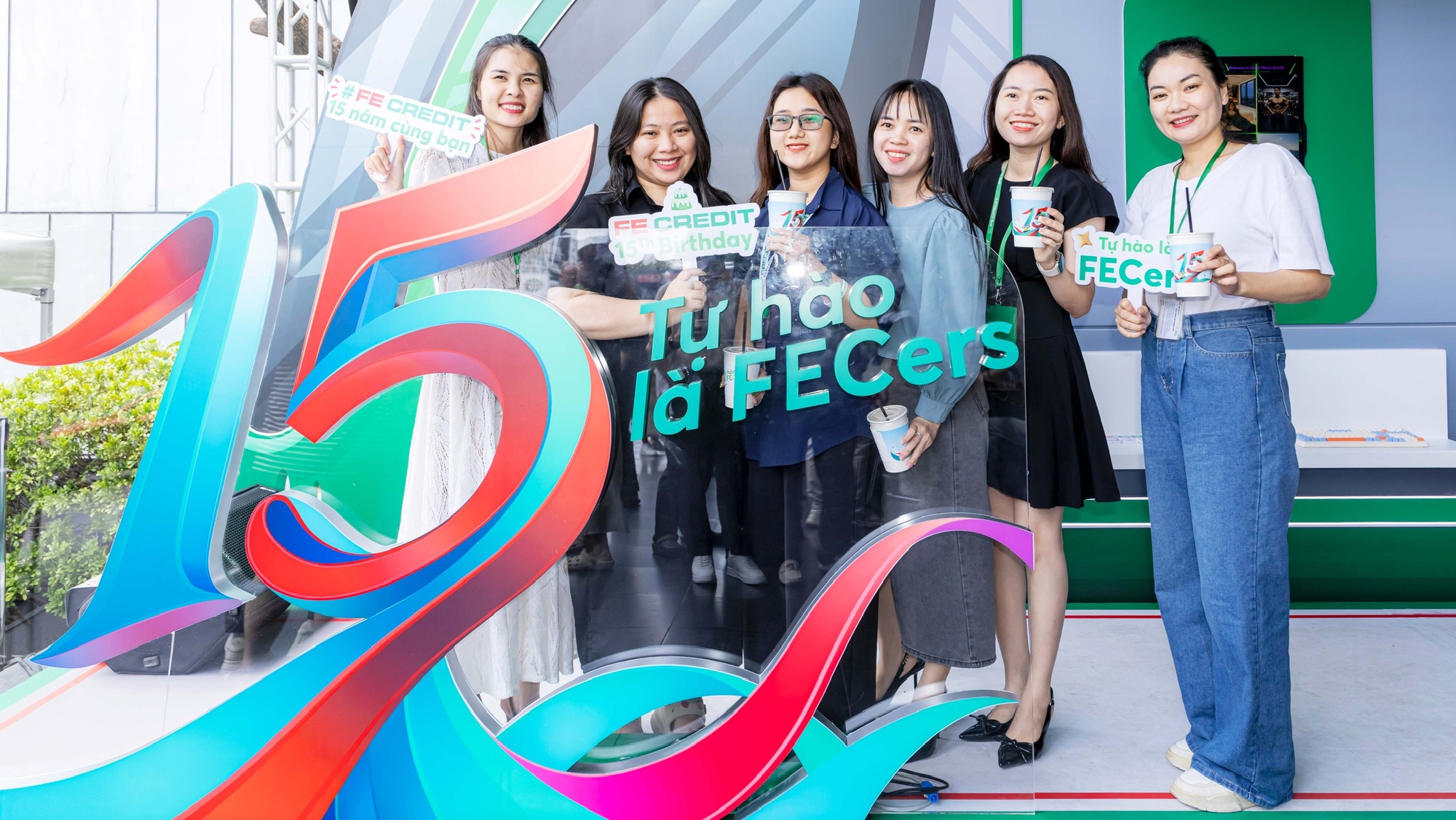 FE CREDIT 15 năm: Thành công từ con người và văn hóa doanh nghiệp- Ảnh 3. FE CREDIT 15 năm: Thành công từ con người và văn hóa doanh nghiệp- Ảnh 3.