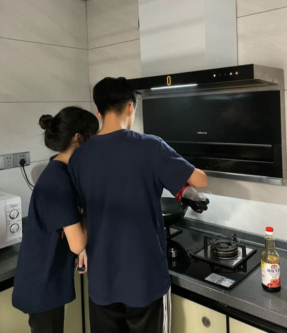 Đưa vợ 55-70 triệu/tháng, người chồng ở Hà Nội cay mắt khi biết số tiền tiết kiệm của gia đình- Ảnh 2. Đưa vợ 55-70 triệu/tháng, người chồng ở Hà Nội cay mắt khi biết số tiền tiết kiệm của gia đình- Ảnh 2.