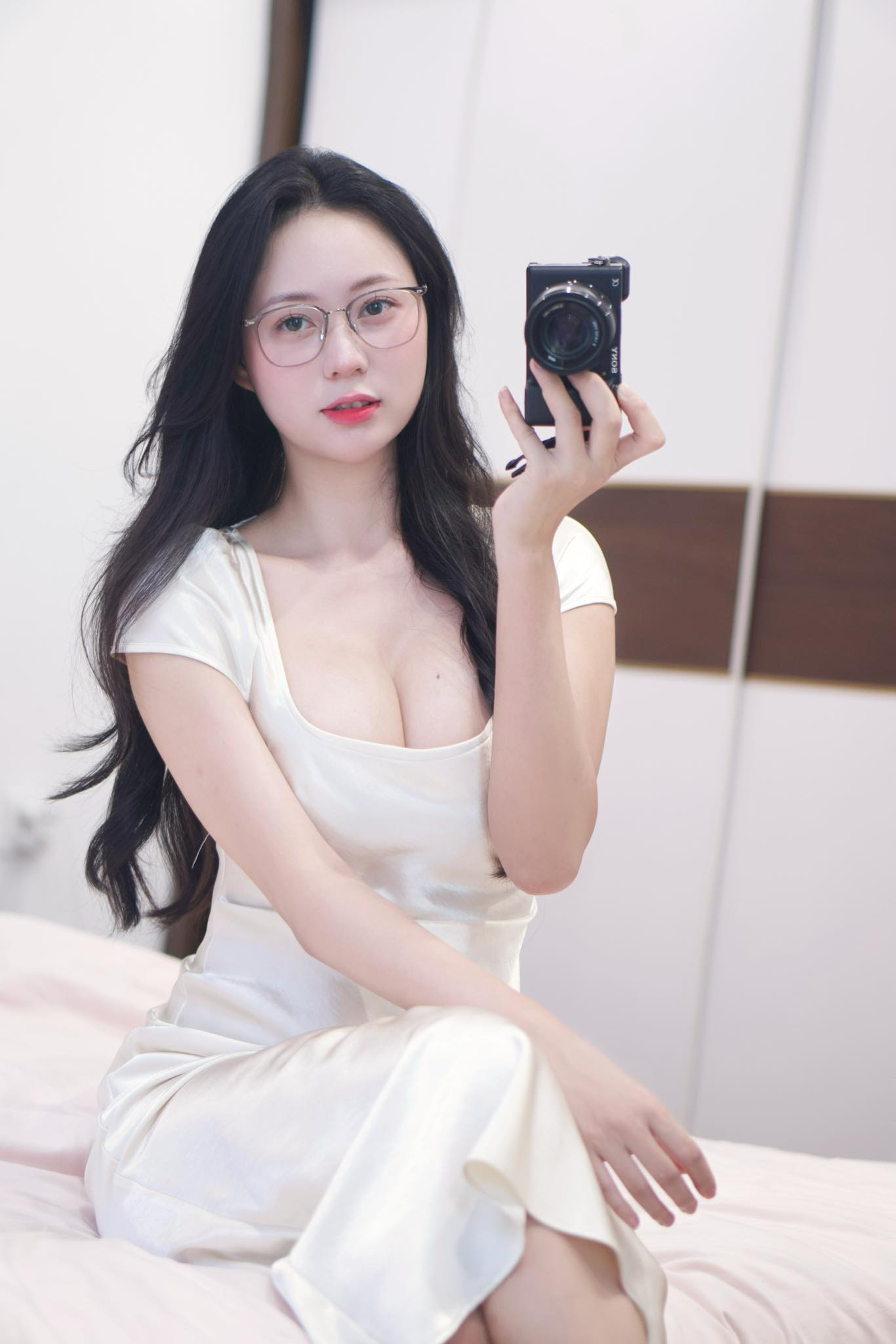 photo-1763221005766 photo-1763221005766