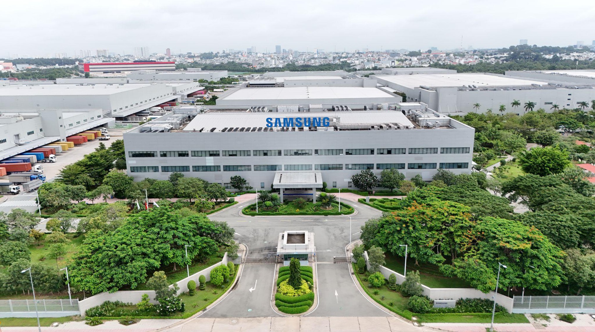 30 năm lớn cùng Việt Nam, TV Samsung thăng hạng giải trí với AI- Ảnh 3. 30 năm lớn cùng Việt Nam, TV Samsung thăng hạng giải trí với AI- Ảnh 3.