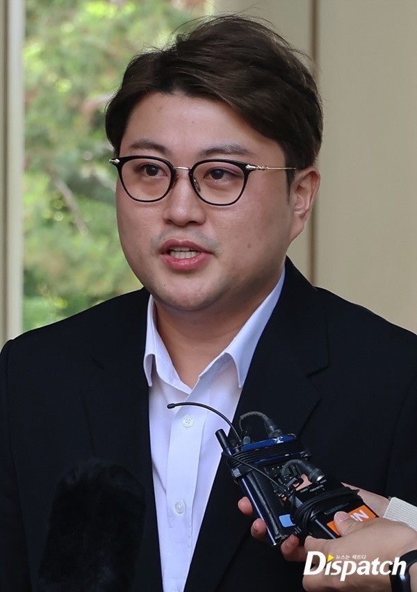 Chấn động tin nam ca sĩ 9X nghi bị uy hiếp trong tù, phải chuyển nóng gần 550 triệu cho quản giáo trại giam?- Ảnh 2. Chấn động tin nam ca sĩ 9X nghi bị uy hiếp trong tù, phải chuyển nóng gần 550 triệu cho quản giáo trại giam?- Ảnh 2.