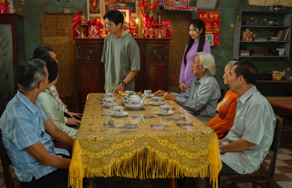 Lạ đời ông lão U60 đòi lấy vợ để tranh tài sản với con trai, nhìn nhan sắc "nhà gái" mà sốc gấp 100 lần- Ảnh 2. Lạ đời ông lão U60 đòi lấy vợ để tranh tài sản với con trai, nhìn nhan sắc "nhà gái" mà sốc gấp 100 lần- Ảnh 2.