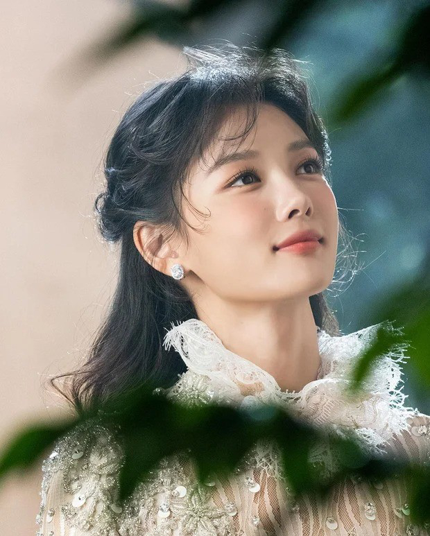 Kim Yoo Jung ngất xỉu đột ngột- Ảnh 5. Kim Yoo Jung ngất xỉu đột ngột- Ảnh 5.