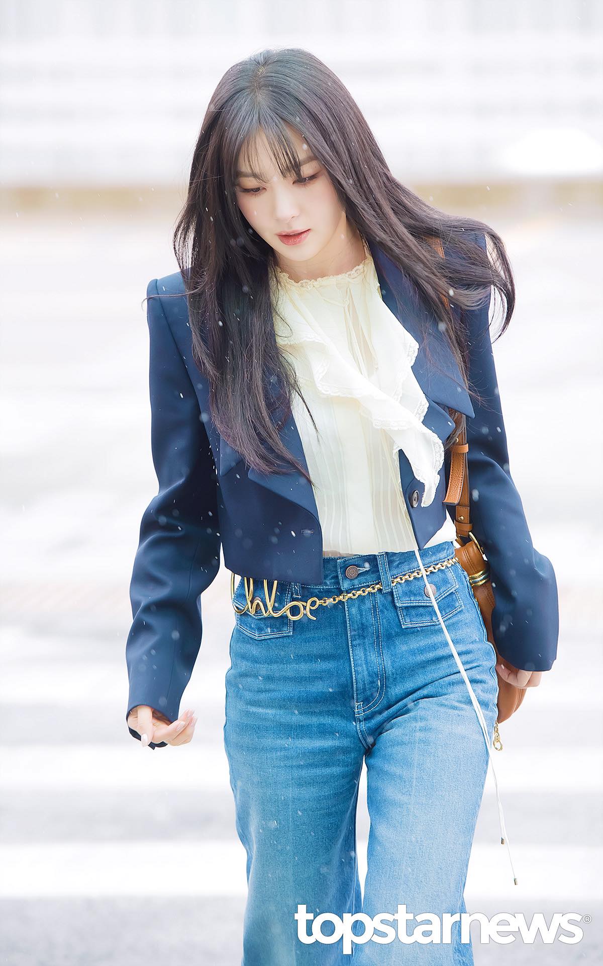 Sao nữ Hàn cao 1m61 nhưng không ai nhận ra vì style siêu tôn dáng, đẹp chuẩn fashionista- Ảnh 3. Sao nữ Hàn cao 1m61 nhưng không ai nhận ra vì style siêu tôn dáng, đẹp chuẩn fashionista- Ảnh 3.