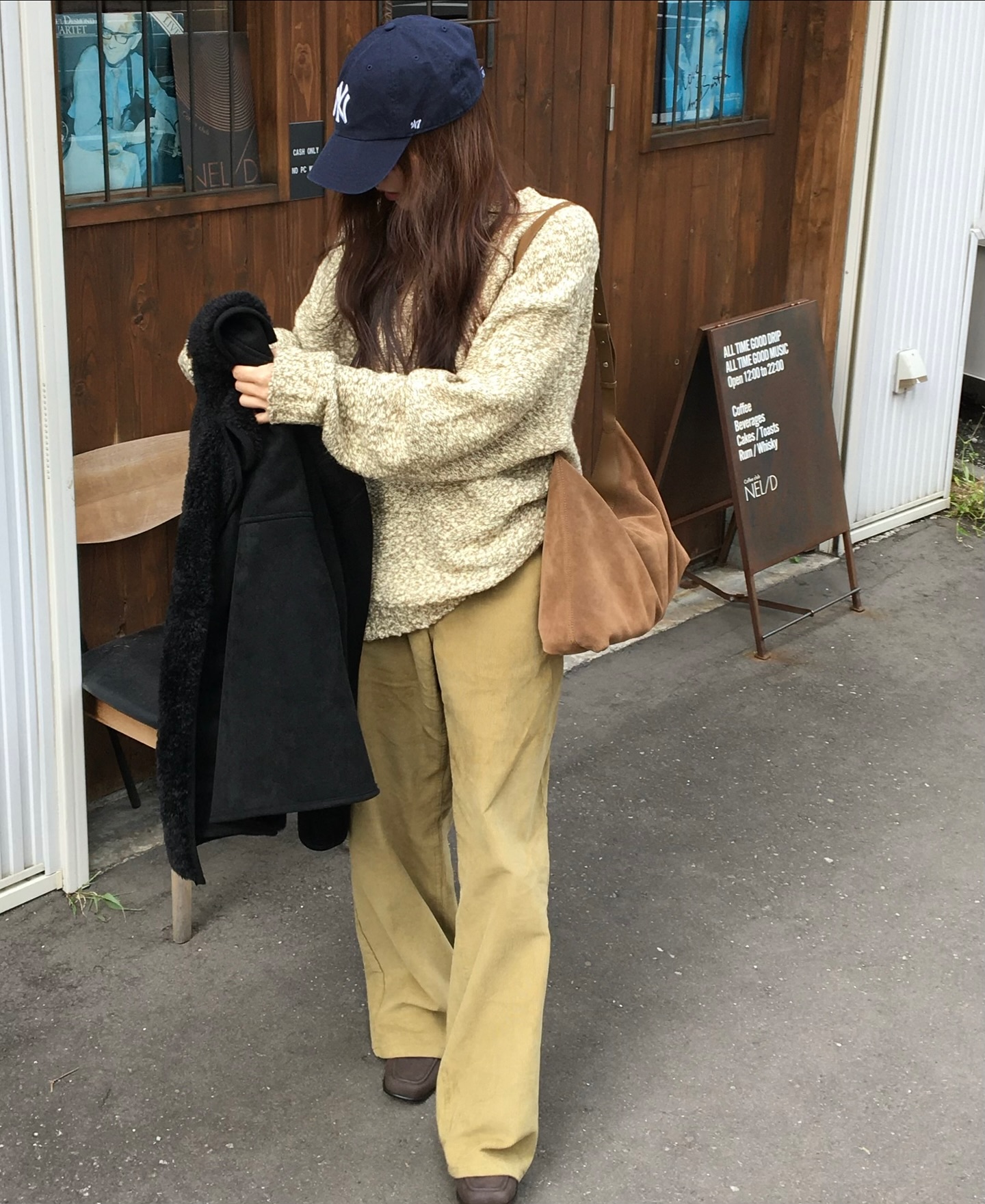 Áo len và quần ống rộng: Combo đơn giản nhất nhưng độ sành điệu là số 1 mùa đông này- Ảnh 10. Áo len và quần ống rộng: Combo đơn giản nhất nhưng độ sành điệu là số 1 mùa đông này- Ảnh 10.