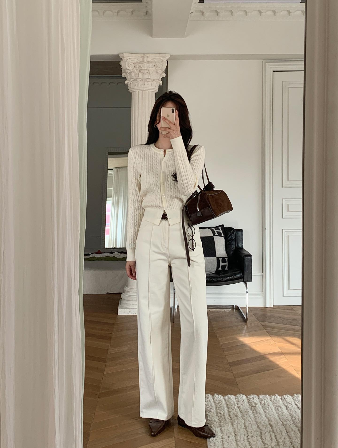 Áo len và quần ống rộng: Combo đơn giản nhất nhưng độ sành điệu là số 1 mùa đông này- Ảnh 12. Áo len và quần ống rộng: Combo đơn giản nhất nhưng độ sành điệu là số 1 mùa đông này- Ảnh 12.