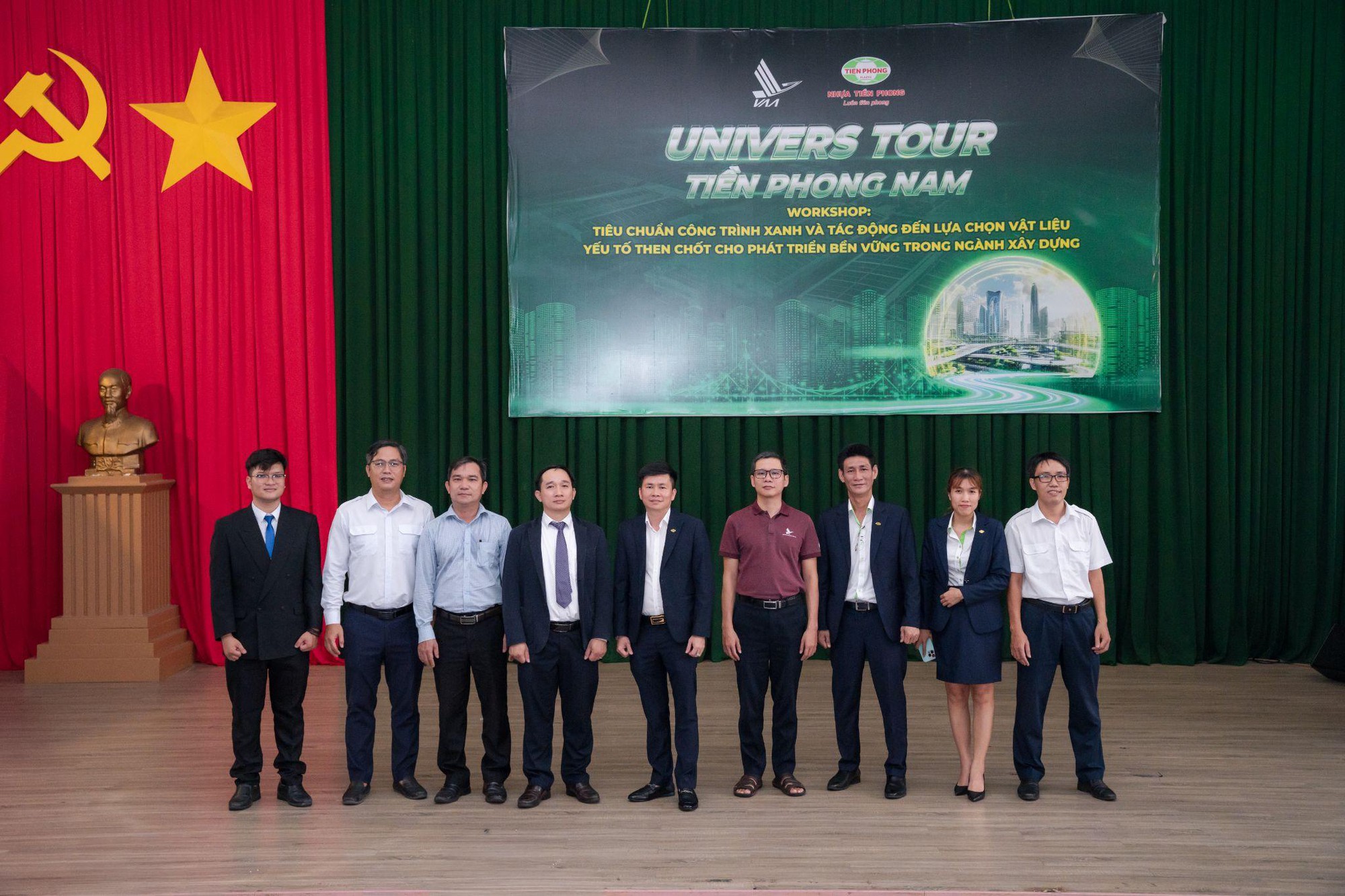 Univers Tour Tiền Phong Nam kết nối tri thức cùng Học viện Hàng không Việt Nam- Ảnh 4. Univers Tour Tiền Phong Nam kết nối tri thức cùng Học viện Hàng không Việt Nam- Ảnh 4.
