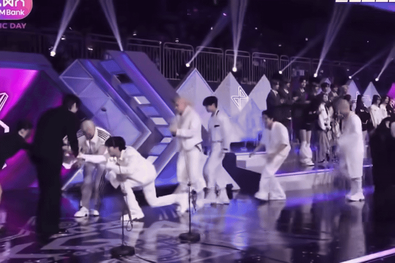 Động thái gây bão của dàn mỹ nam hot nhất showbiz ngay giữa sự kiện lớn - Ảnh 1. Động thái gây bão của dàn mỹ nam hot nhất showbiz ngay giữa sự kiện lớn - Ảnh 1.