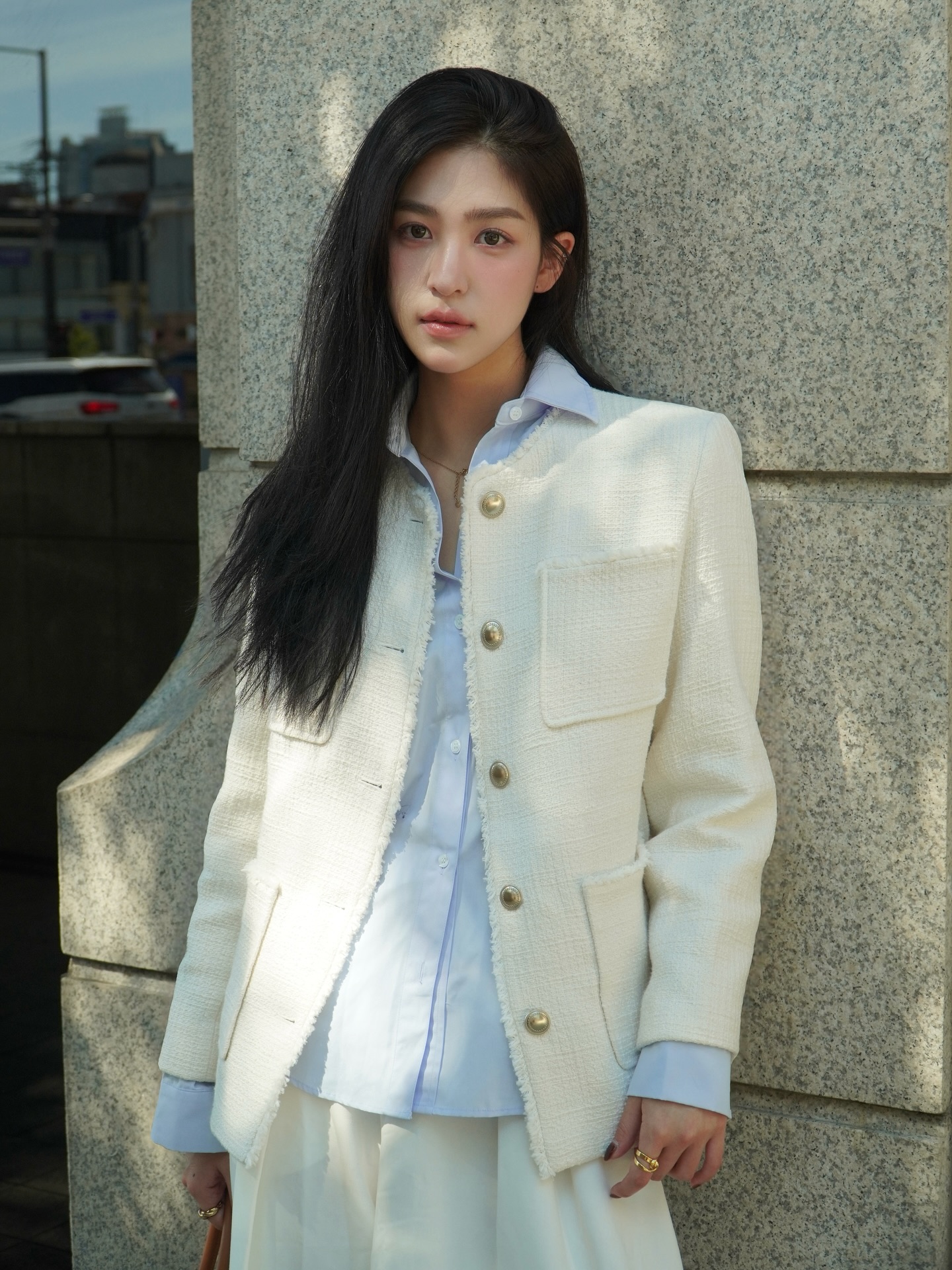 Đang hot hơn cả trang phục màu đen chính là đồ màu trắng - be: Trẻ trung hơn nhiều, tinh tế đỉnh cao- Ảnh 5.