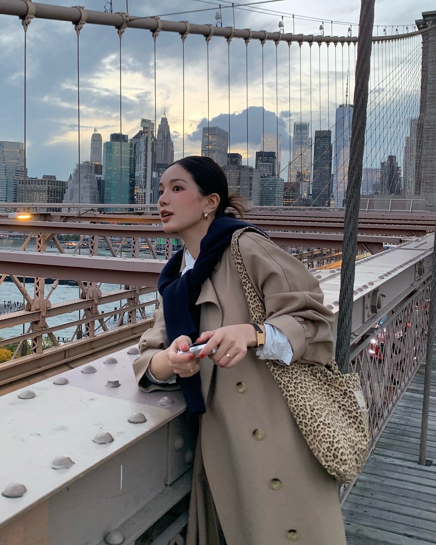 Đang hot hơn cả trang phục màu đen chính là đồ màu trắng - be: Trẻ trung hơn nhiều, tinh tế đỉnh cao- Ảnh 7.